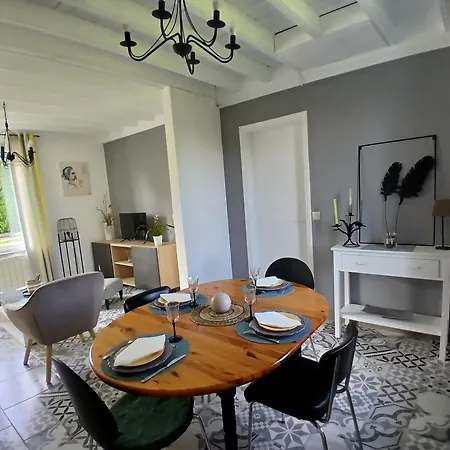 Holiday home Le Clos Des Hirondelles Saint-Martin-aux-Buneaux