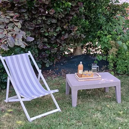 Holiday home Le Clos Des Hirondelles Saint-Martin-aux-Buneaux
